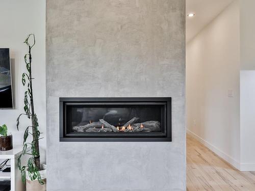 Autre - 507 Ch. Du Lac-Des-Becs-Scie E., Saint-Sauveur, QC - Indoor Photo Showing Living Room With Fireplace