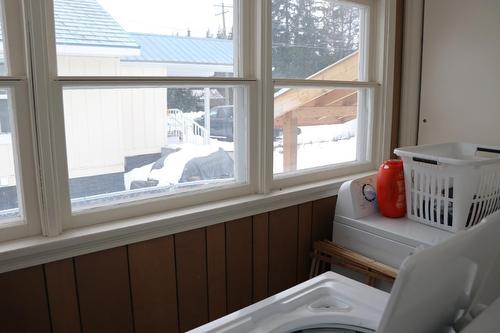 204 7Th Avenue, Nakusp, BC - Indoor Photo Showing Other Room