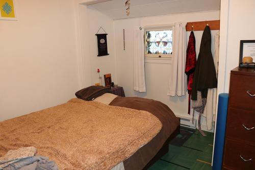 204 7Th Avenue, Nakusp, BC - Indoor Photo Showing Bedroom