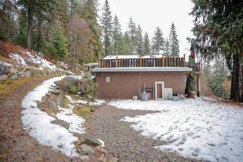 6675 Highway 3A, Nelson, BC - Outdoor
