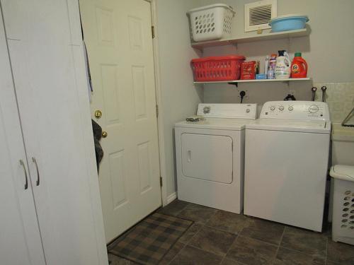 2015 Highway 3A, Castlegar, BC - Indoor Photo Showing Laundry Room