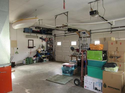 2015 Highway 3A, Castlegar, BC - Indoor Photo Showing Garage