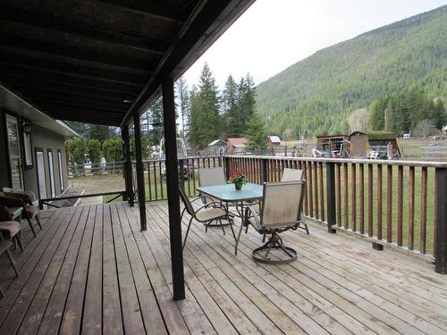 2015 Highway 3A, Castlegar, BC - Outdoor With Deck Patio Veranda With Exterior