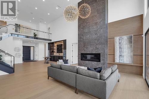 1523 Cabernet Way, Kelowna, BC - Indoor Photo Showing Living Room With Fireplace