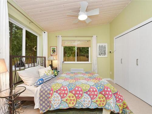 763 Steward Dr, Mayne Island, BC - Indoor Photo Showing Bedroom