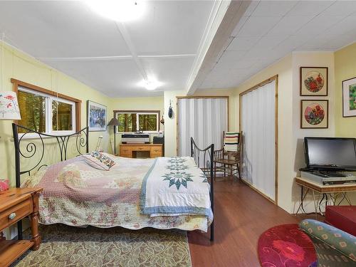 763 Steward Dr, Mayne Island, BC - Indoor Photo Showing Bedroom