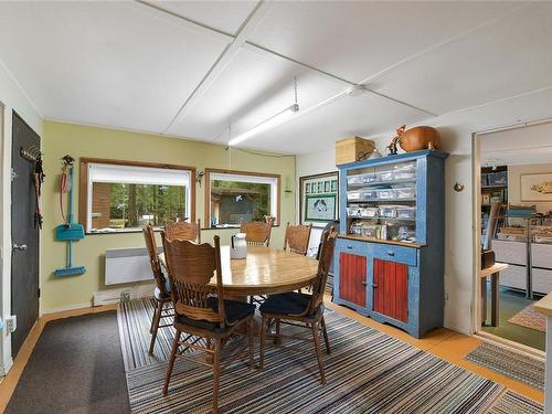 763 Steward Dr, Mayne Island, BC - Indoor Photo Showing Dining Room