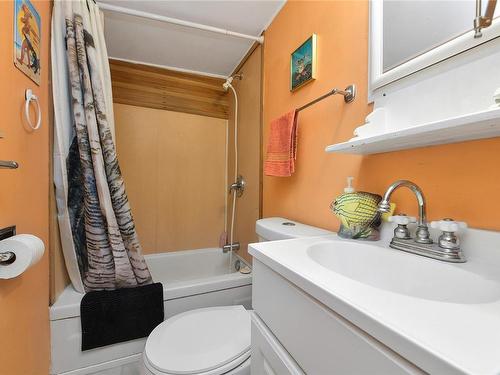 763 Steward Dr, Mayne Island, BC - Indoor Photo Showing Bathroom