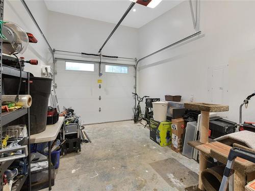 763 Steward Dr, Mayne Island, BC - Indoor Photo Showing Garage