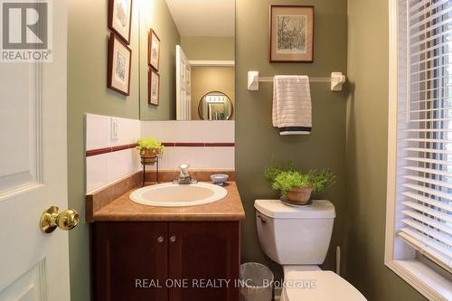 2500 Logan Avenue, Oakville, ON - Indoor Photo Showing Bathroom