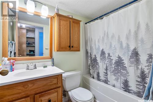701 430 5Th Avenue N, Saskatoon, SK - Indoor Photo Showing Bathroom