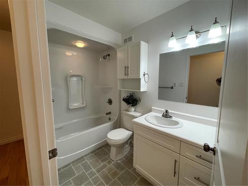 1 416 Currie Road N, Swan River, MB - Indoor Photo Showing Bathroom