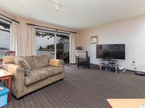 616-1600 Stroulger Rd, Nanoose Bay, BC - Indoor Photo Showing Living Room
