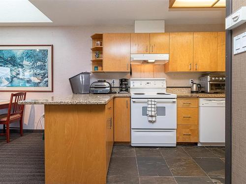 616-1600 Stroulger Rd, Nanoose Bay, BC - Indoor Photo Showing Kitchen