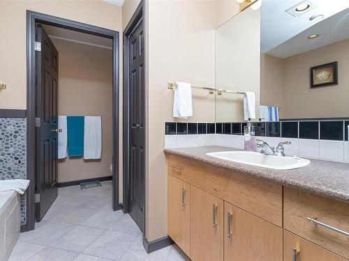 616-1600 Stroulger Rd, Nanoose Bay, BC - Indoor Photo Showing Bathroom