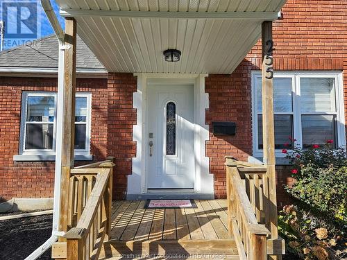 255 Selkirk Street, Chatham, ON - Outdoor With Exterior