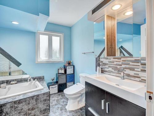 Salle de bains - 17 Rue Des Roitelets, Delson, QC - Indoor Photo Showing Bathroom