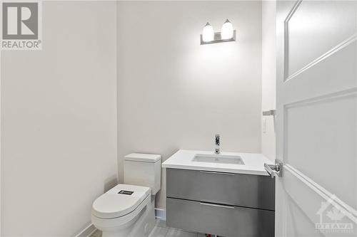 201 Kinderwood Way, Kemptville, ON - Indoor Photo Showing Bathroom