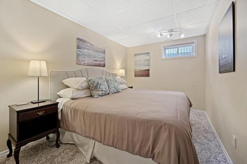 5144 Riverview Crescent, Fairmont Hot Springs, BC - Indoor Photo Showing Bedroom