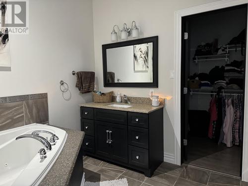 98 Sullivan Avenue, Gander, NL - Indoor Photo Showing Bathroom