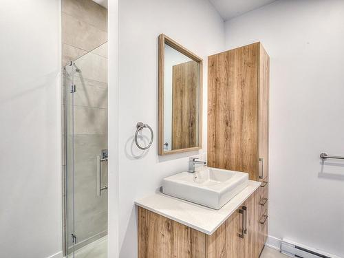 Bathroom - 6285 Rue Mazarin, Montréal (Le Sud-Ouest), QC - Indoor Photo Showing Bathroom