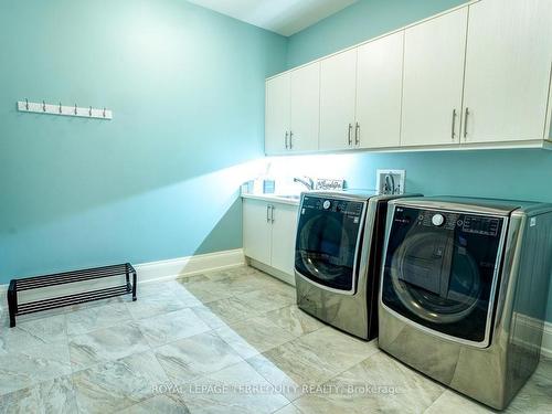 21 Langdon Dr, King, ON - Indoor Photo Showing Laundry Room