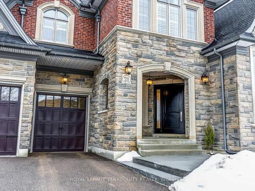 21 Langdon Dr, King, ON - Outdoor With Facade