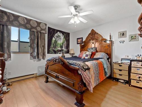 114-489 33 Highway, Kelowna, BC - Indoor Photo Showing Bedroom