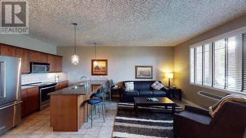 400 Bighorn Boulevard Unit# 412 A, Radium Hot Springs, BC - Indoor Photo Showing Kitchen