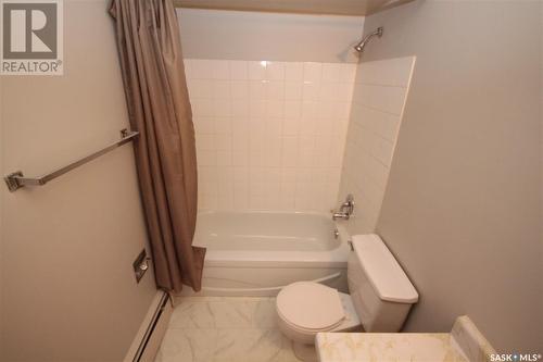 305 1808 Eaglesham Avenue, Weyburn, SK - Indoor Photo Showing Bathroom