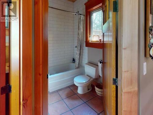 3056/3060 Vancouver Blvd, Savary Island, BC - Indoor Photo Showing Bathroom