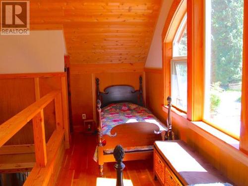 3056/3060 Vancouver Blvd, Savary Island, BC - Indoor Photo Showing Bedroom