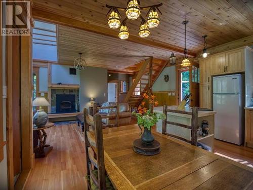 3056/3060 Vancouver Blvd, Savary Island, BC - Indoor Photo Showing Dining Room