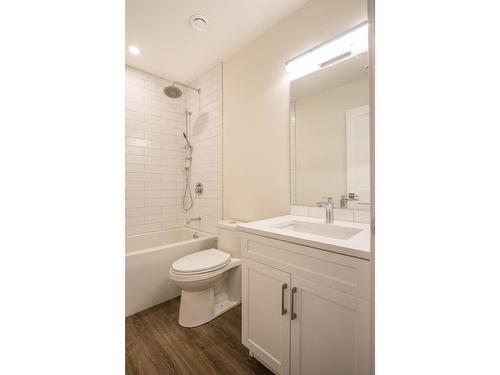 #38 - 4926 Timber Ridge Road, Windermere, BC - Indoor Photo Showing Bathroom