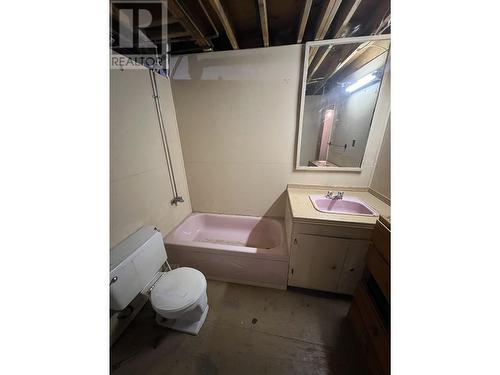 5227 Cottonwood Road, Fort Nelson, BC - Indoor Photo Showing Bathroom