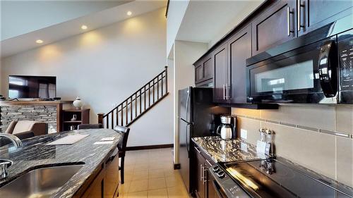 732 B - 700 Bighorn Boulevard, Radium Hot Springs, BC - Indoor Photo Showing Kitchen With Upgraded Kitchen