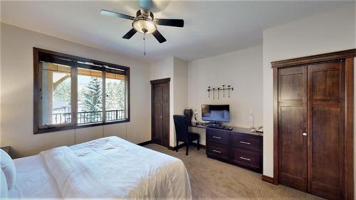 732 B - 700 Bighorn Boulevard, Radium Hot Springs, BC - Indoor Photo Showing Bedroom