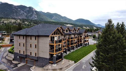 732 B - 700 Bighorn Boulevard, Radium Hot Springs, BC - Outdoor With View