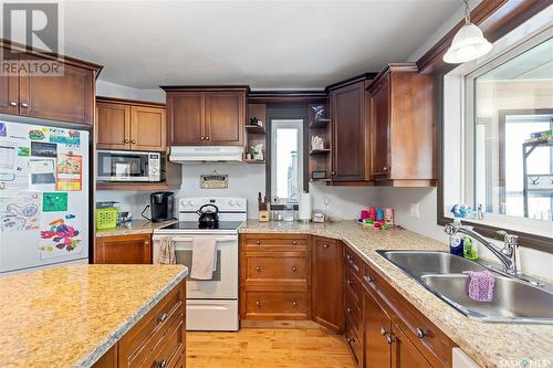 24 Humboldt Lake Drive, Humboldt Lake, SK - Indoor Photo Showing Kitchen With Double Sink