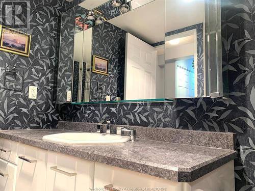 75 Riverside Drive East Unit# 503, Windsor, ON - Indoor Photo Showing Bathroom