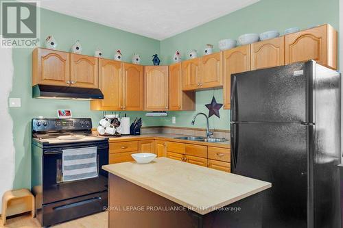 400 Bleecker Avenue, Belleville, ON - Indoor Photo Showing Kitchen With Double Sink