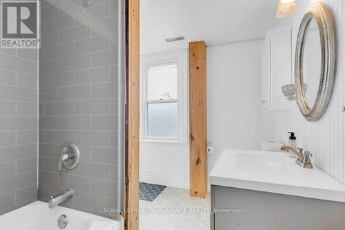 400 Bleecker Avenue, Belleville, ON - Indoor Photo Showing Bathroom