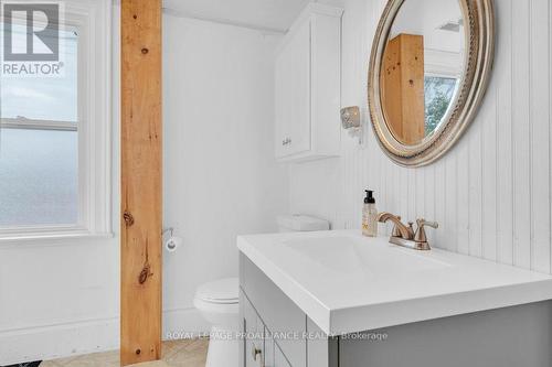 400 Bleecker Avenue, Belleville, ON - Indoor Photo Showing Bathroom