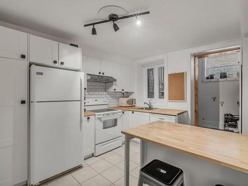 Kitchen - A-221 Rue Aberdeen, Québec (La Cité-Limoilou), QC - Indoor Photo Showing Kitchen