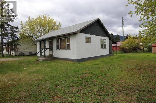 312 6Th Avenue, Nakusp, BC - Outdoor