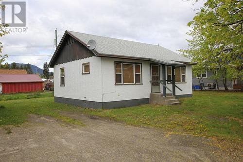 312 6Th Avenue, Nakusp, BC - Outdoor