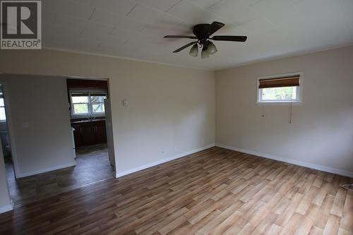 312 6Th Avenue, Nakusp, BC - Indoor Photo Showing Other Room