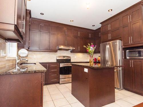 Cuisine - 1931 Rue Pigeon, Montréal (Lasalle), QC - Indoor Photo Showing Kitchen With Double Sink