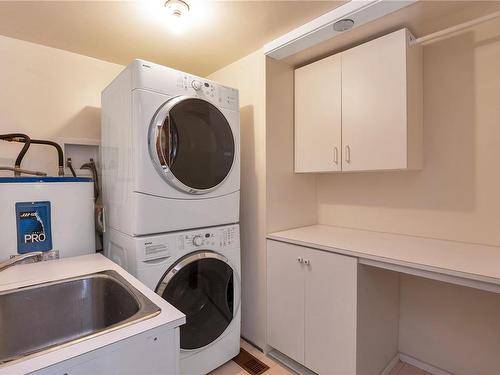 681 Bull Rd, Quadra Island, BC - Indoor Photo Showing Laundry Room
