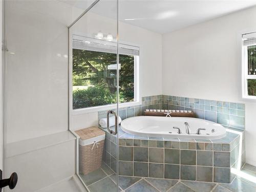 8835 West Coast Rd, Sooke, BC - Indoor Photo Showing Bathroom